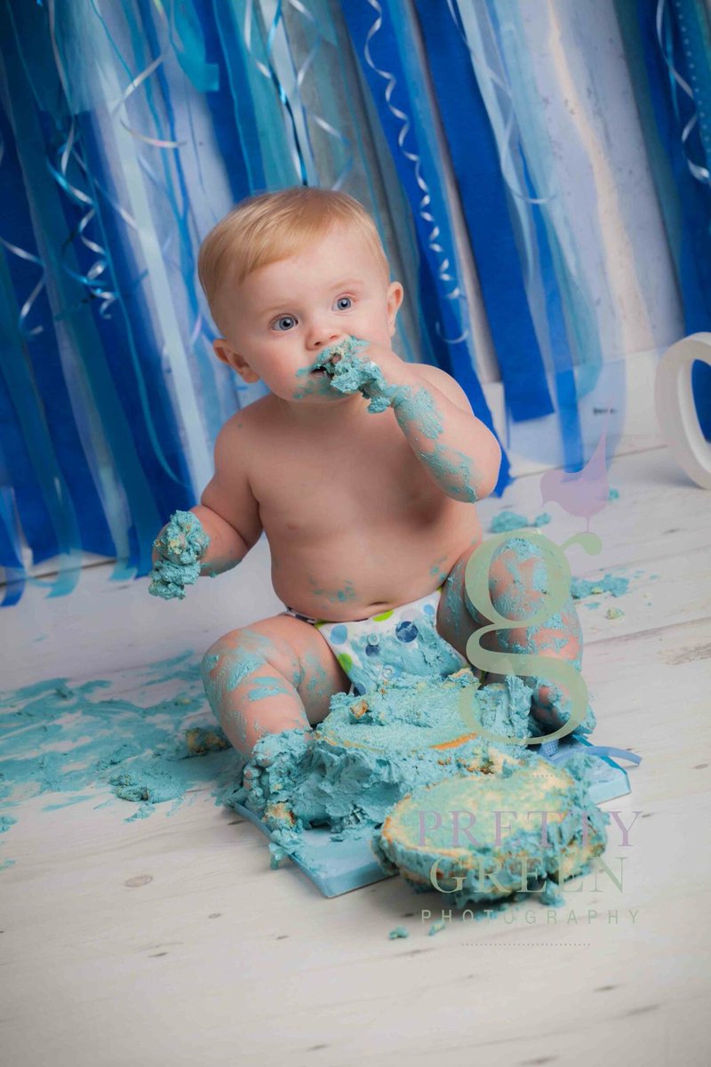Total #CakeSmash <a href="/cakesbydesignnw/">CAKES BY DESIGN.. KELLY CAKES</a> 😂😂😂 #photography #studio #Eccleston #sthelens