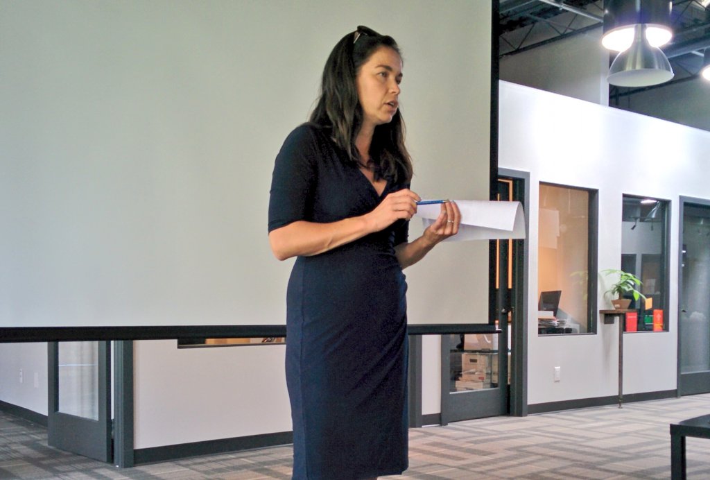 TheGeneratorCa's tweet photo. Businesses with 5+ employees must have a human rights policy: Angela Papalia #HamOnt Fempreneurs https://t.co/Tm4xjcogCL