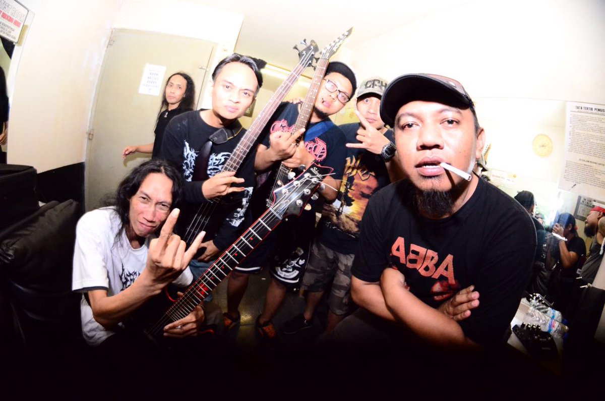 At. Backstage "SerakMetalfest Reunion"
#HiraukanMataMerah 

pict by <a href="/googeng/">gogeng</a>