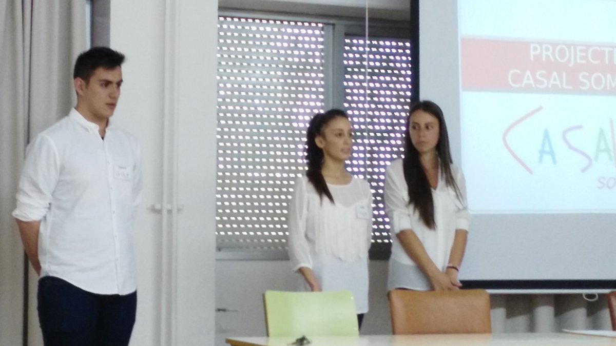 InstitutBastida's tweet photo. Alumnat 2EIA presenten el projecte de final del Cicle Formatiu de Grau Superior #2EIA #LaBastida #Educació #projecte https://t.co/GD2mcU0VUg