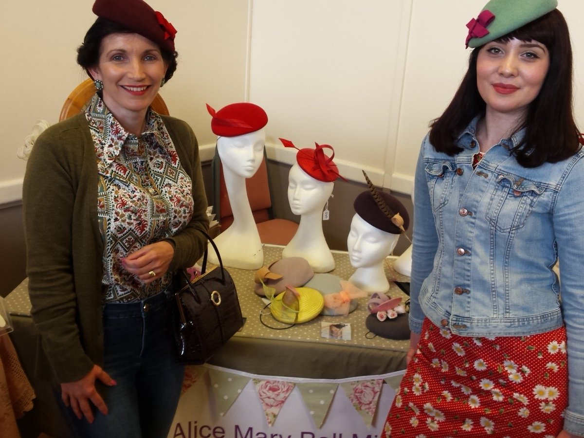 Fab shoppers <a href="/HelsBellesB/">Hels Belles Boutique</a> #Vintage &amp; #Craft #Tetbury TODAY  > vintassion.com/upcoming_vinta…
