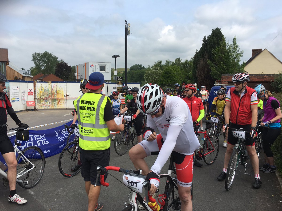 johnkbeeson's tweet photo. Great fun starting Bewdley bike week today! @WyreForestDC @BewdleyDevTrust @BewdleyOutdoors https://t.co/iflDapZ7lJ