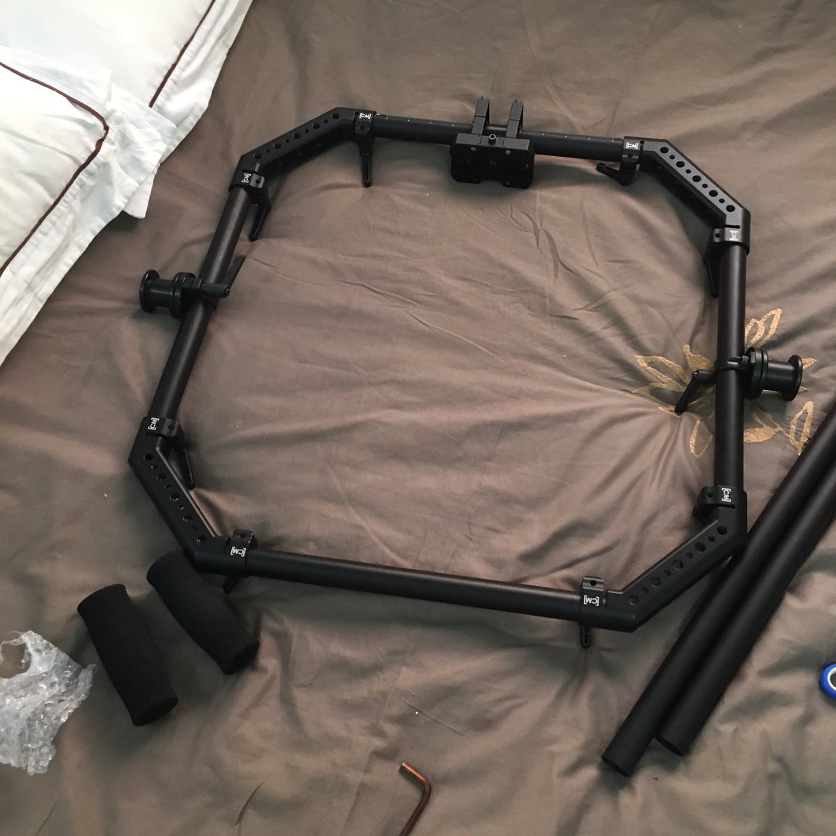 al_muftah94's tweet photo. My #cinemilled #proring just arrived 😍❤️ first piece in the Middle East 😁 maybe the world 🙄 #dji #ronin #freefly https://t.co/Zys7ZuHoUw