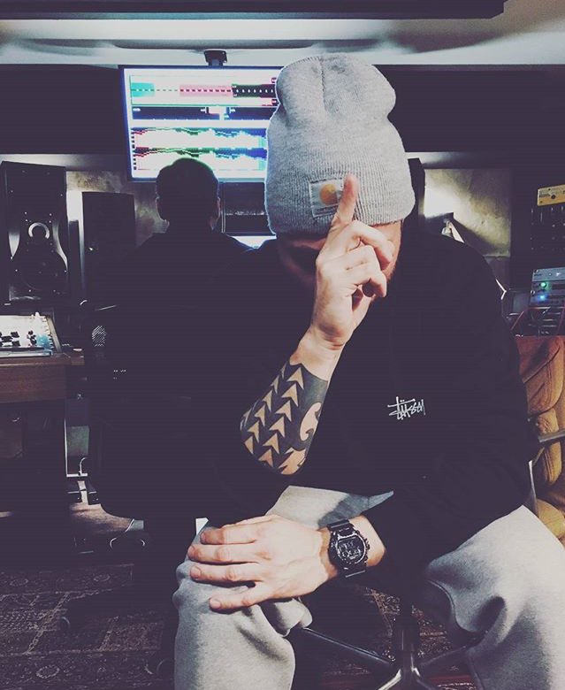 Con lei mi permetto di scopare forte, col rap mi permetto di parlare forte <a href="/NEXCASSEL/">NEX CASSEL</a> auguri generale!