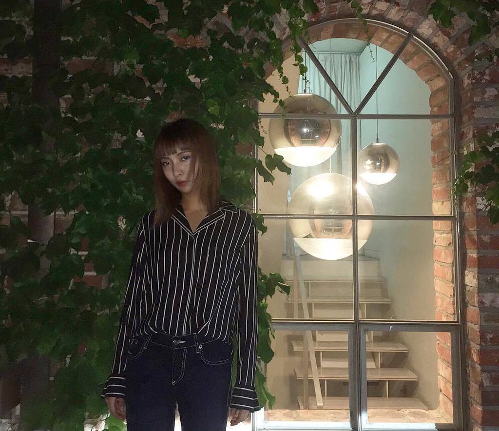 fx_kh's tweet photo. Luna Instagram:  https://t.co/quvciuSLp2 https://t.co/Nza8HSW65r