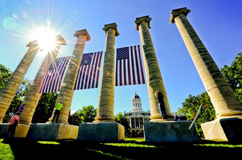MizzouBusiness's tweet photo. Today, we remember and honor those who have served our country with honor. Thank you. (Photo courtesy: Shane Epping) https://t.co/YZvhq9C5cH