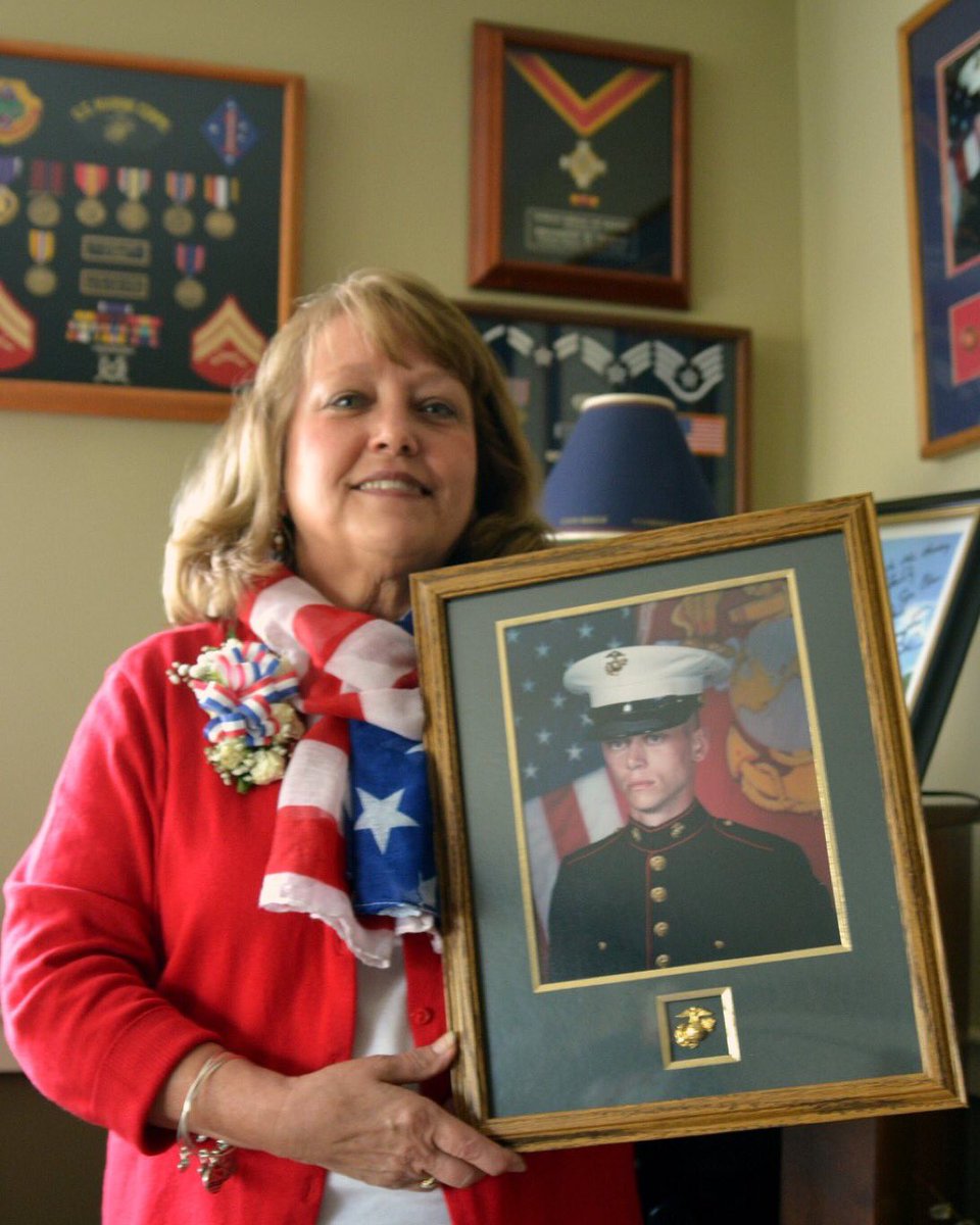 Erin_Negley's tweet image. “When your son is brought home in a flag-draped coffin #MemorialDay brings on a new meaning" goo.gl/I080Wx