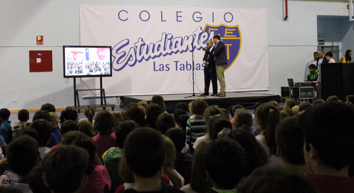 ColeEstudiantes's tweet image. Compartimos nuestra experiencia en el #ProgramaSI con el Dr. Valentín Fuster presidente de la @FundacionSHE