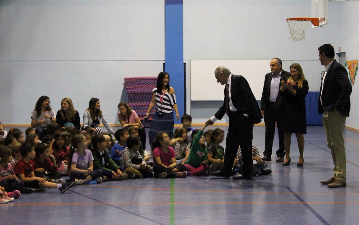 ColeEstudiantes's tweet image. Compartimos nuestra experiencia en el #ProgramaSI con el Dr. Valentín Fuster presidente de la @FundacionSHE