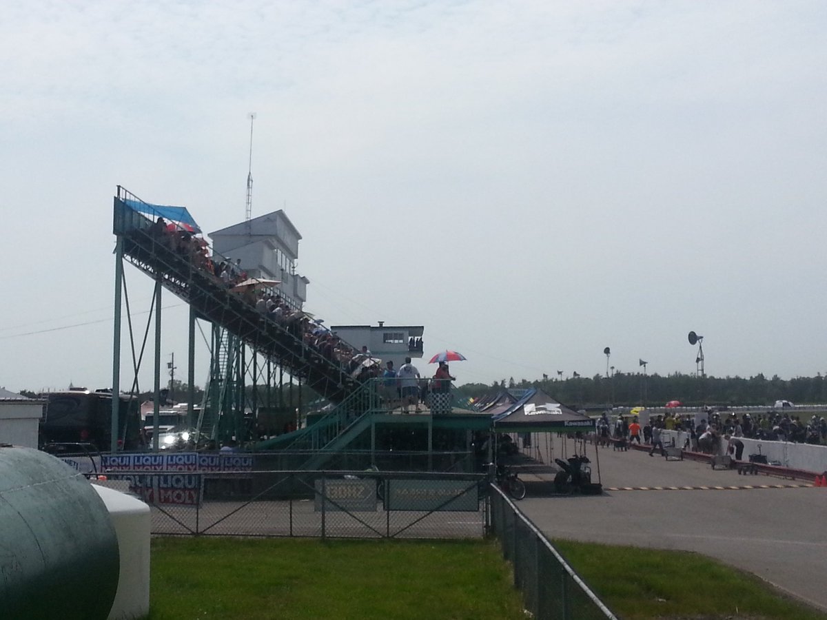 jaymnv's tweet image. Busy grandstand #csbk