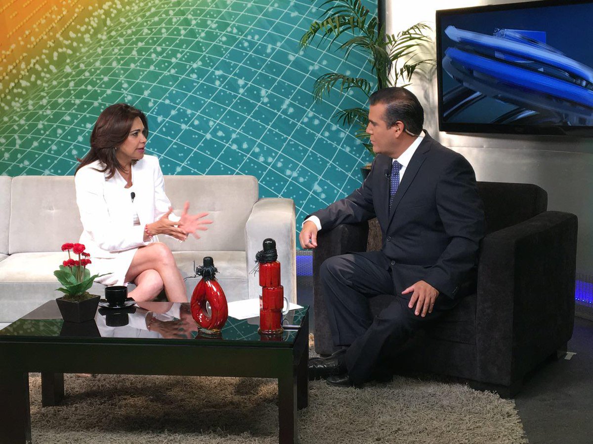 SoyBlancaAlcala's tweet photo. En todo el estado la seguridad es un tema estratégico a atender, en entrevista con @JCarlos_Valerio #PensandoEnTodos https://t.co/jehBwRMTMF