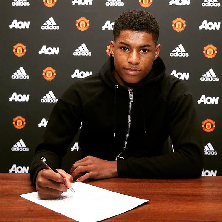Happy to have signed a new contract with <a href="/ManUtd/">Manchester United</a> ✍🏾🙌🏾