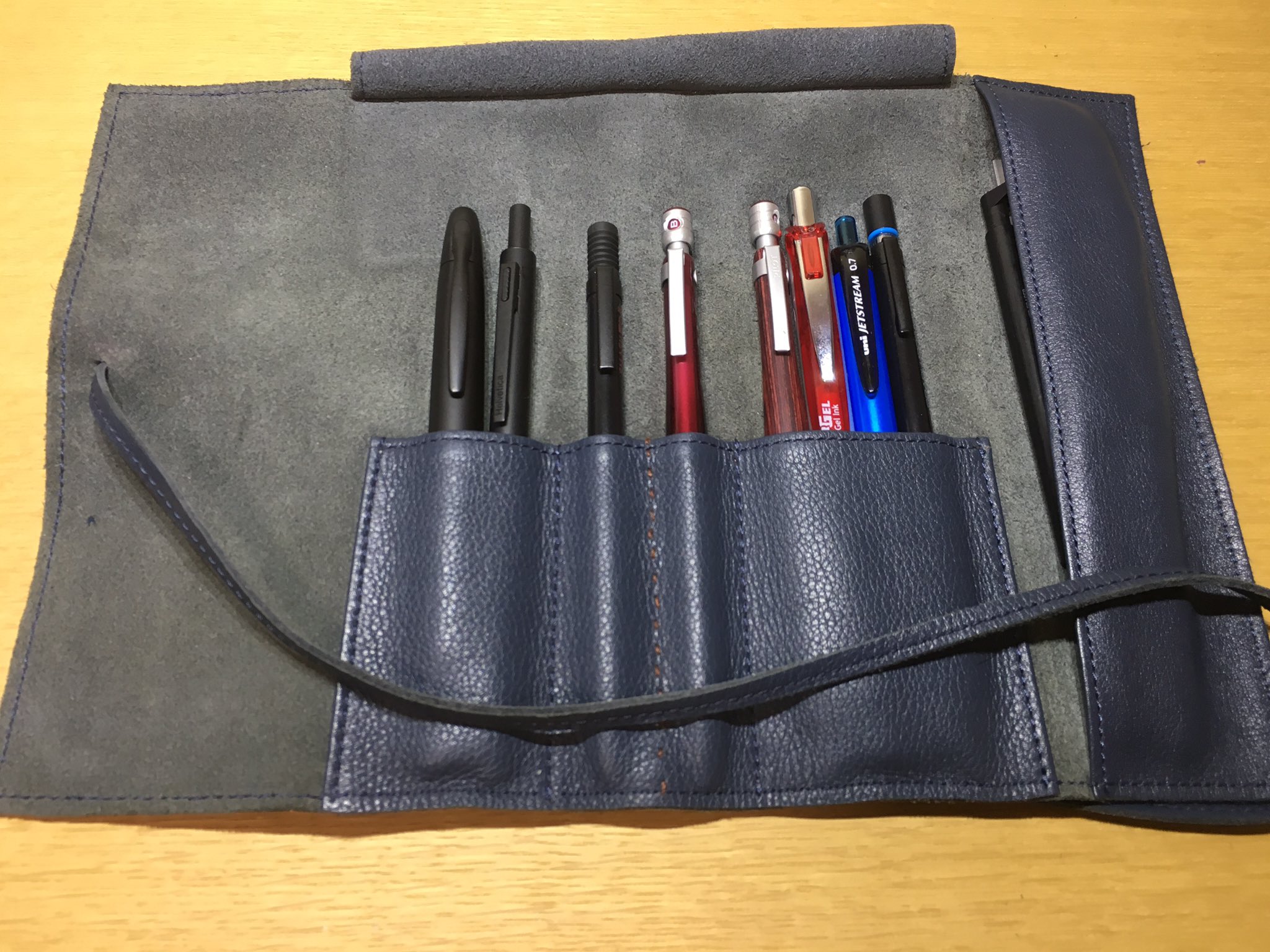 ないと Ar Twitter ステッドラーのロールペンケース ボールペンの中身はそれぞれ変えてます 筆箱見て 筆箱紹介 ロールペンケース T Co E5so9ysino Twitter ないと Ar Twitter ステッドラーのロールペンケース ボールペンの中身はそれぞれ変えてます 筆箱見て 筆箱紹介 ロールペンケース T Co E5so9ysino Twitter