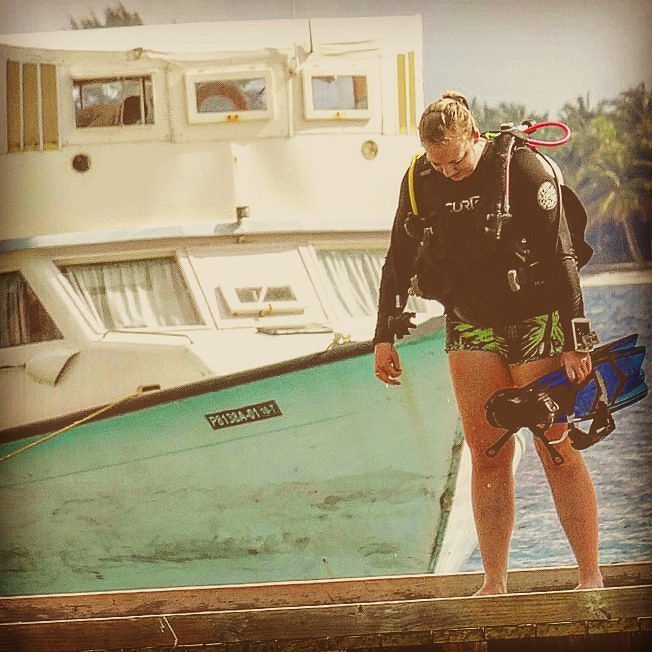 the_scubagirl's tweet photo. Post dive paparazzi! Sometimes there is no escaping the camera..📷🌊 #divelife #postdive #ma… https://t.co/GdsnTLMjd1 https://t.co/s9tsjFid6N
