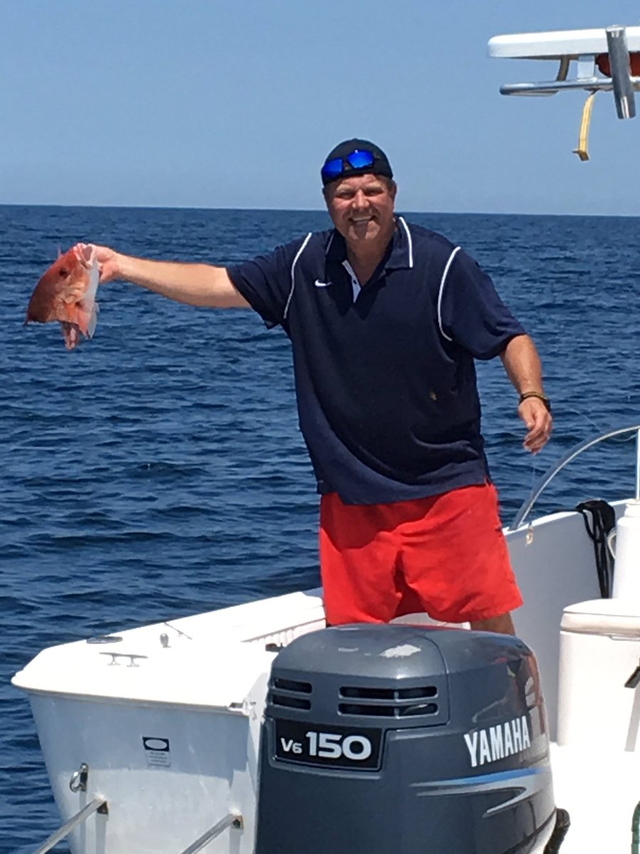 WEARAllenStrum's tweet photo. My man @WEARBobSolarski got robbed by a #shark #reelfast! Maybe #reelfaster? 😂
@WEARSueStraughn @weartv #redsnapper https://t.co/aBGLDoBB6x