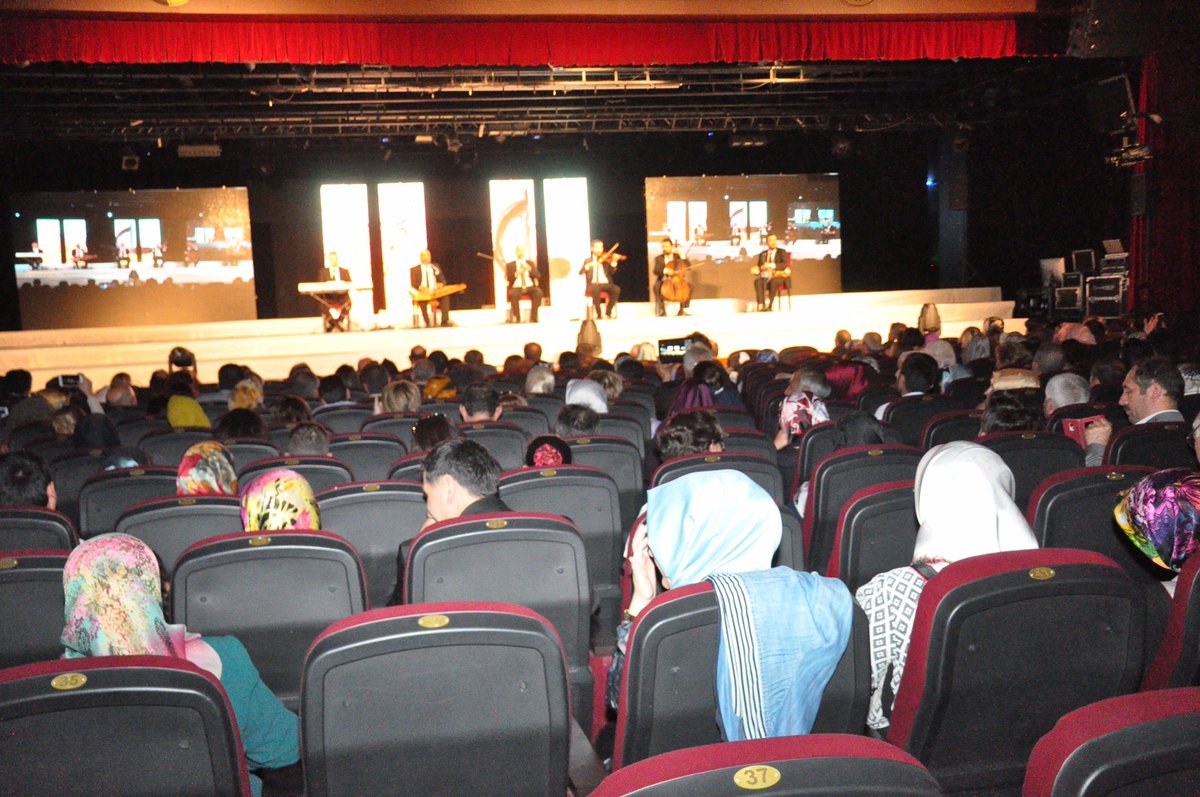 Tıp Fakültesi Mezuniyet töreni coşkuyla gerçekleşti. Mezun doktorlarımıza başarılar dileriz.