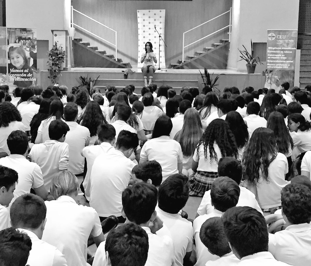 BambooAudiov's tweet photo. Hoy hemos estado con @RuthLorenzo1 para @La7en_positivo. Motivadora charla gracias a AFADECA en S.Pablo CEU. 🎥 https://t.co/HFAO33Pu4T