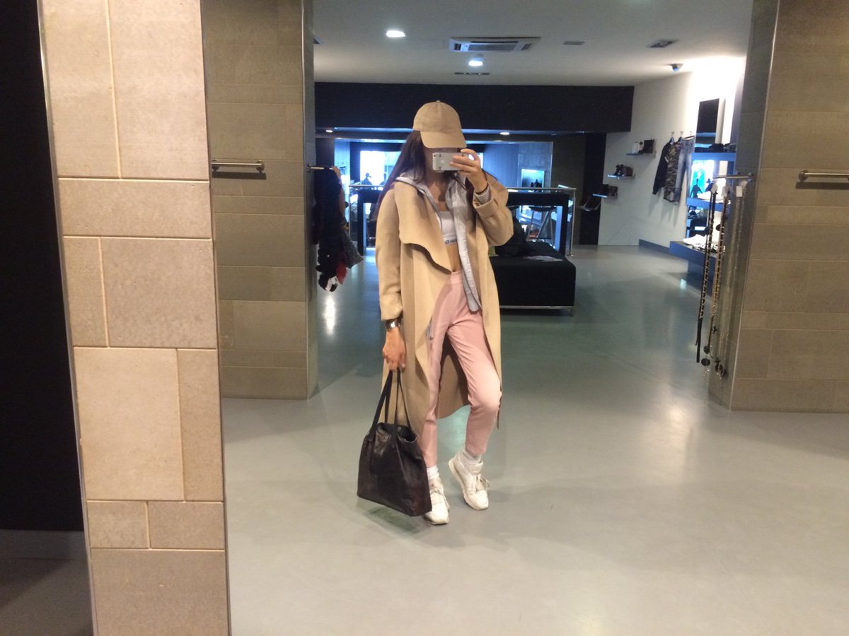 dapperdistress's tweet photo. Damn 😳 https://t.co/Zk6xantII2