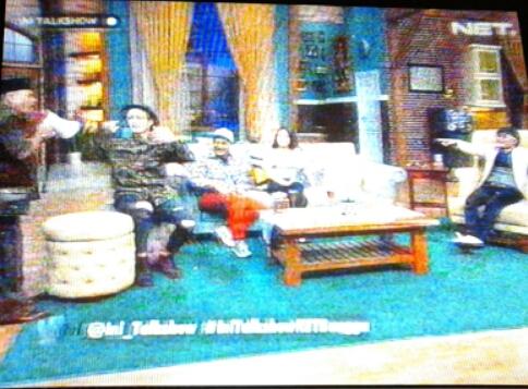 Leana0317's tweet photo. Pak bolot teriak2 pake pengeras suara..oppa @LeeJH_2107 ampe keberisikan..hehe @Ini_Talkshow #IniTalkShowNETBangga https://t.co/fjyFQ6e5gj