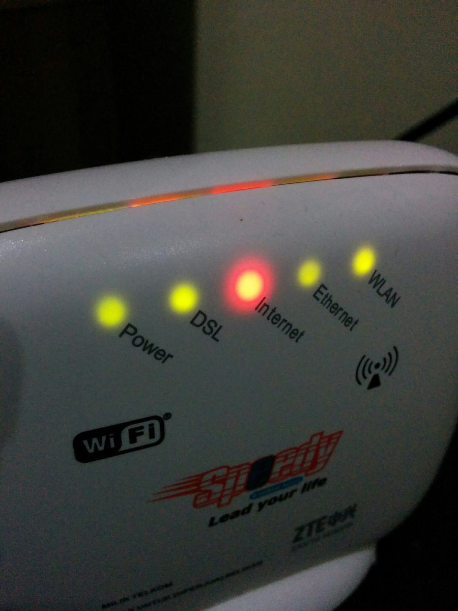 boni_bw's tweet photo. @TelkomCare, hijaunya modemku tak sehijau modemmu. IN5003596 tolong difollow up jangan difollow down. https://t.co/UA7dRnl0Gt