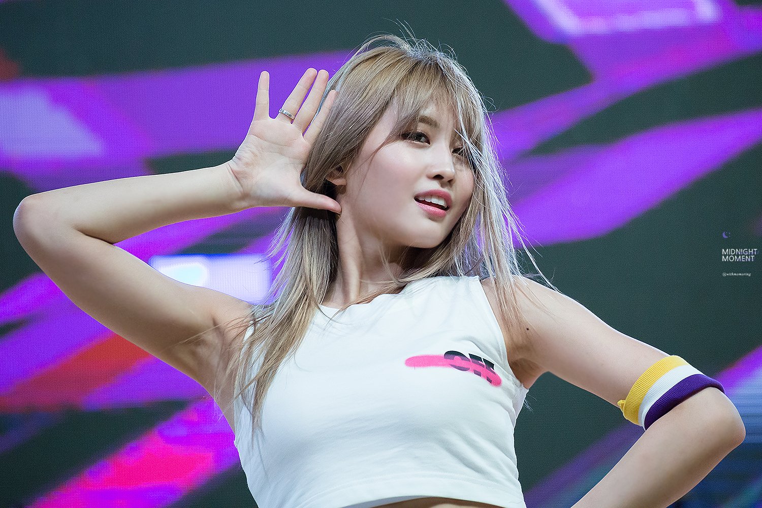 CjtkUZVVAAATf1E.jpg:large