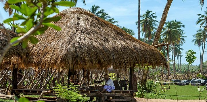 ShangriLaHMB's tweet photo. Visit "The Village" dedicated to support Sri Lanka's unique artisan communities at our resort. #SLHT #2MoreDays https://t.co/KKLfICq9G0