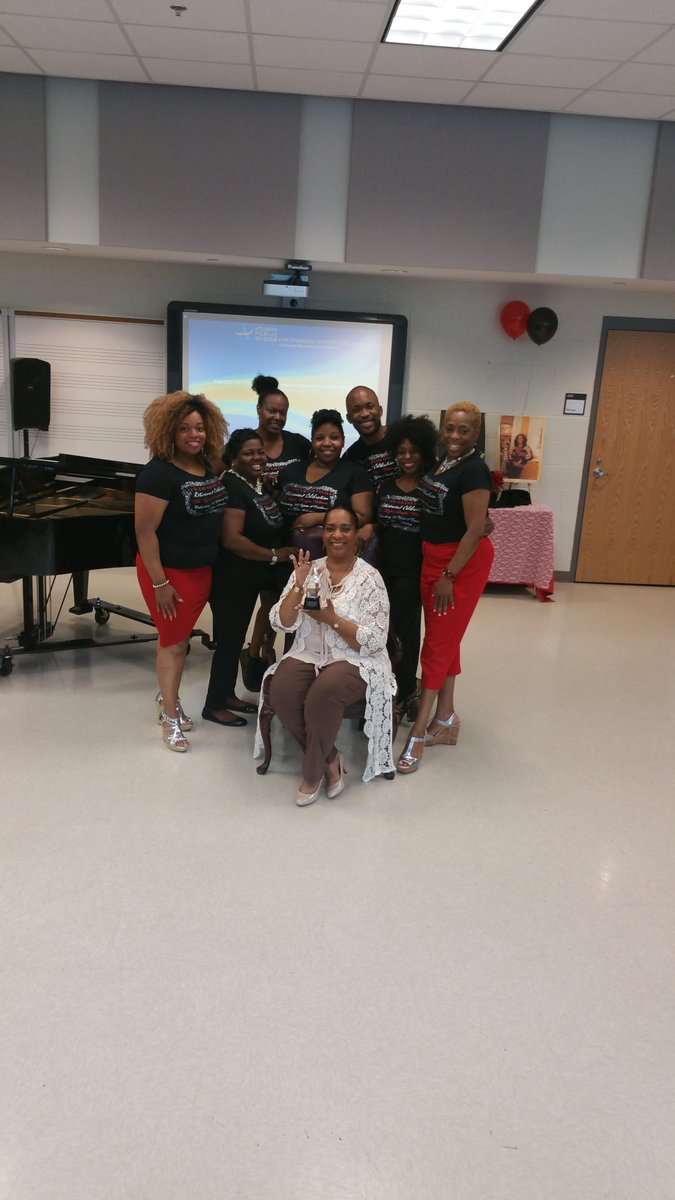 MHJHS_Chorus's tweet photo. Retirement Celebration Pics! Love to APS!  
@MHJHSPrincipal @ATLsuper @MHJHSJaguars @MJHSPTSA  @LeslieGrantBOE1 ♡♡♡♡ https://t.co/jn5EzZvtAB