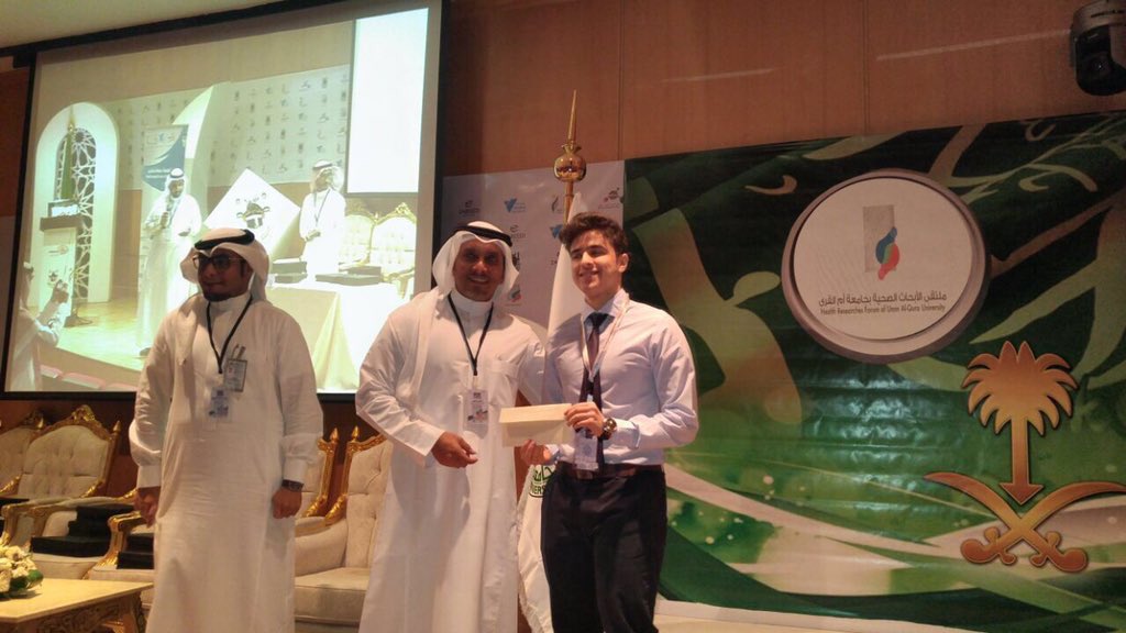 KAlqumaizi's tweet photo. نبارك للطلاب
عبدالحميد قشقري
عاصم شديد
عبدالرحمن الشويرخ
#كلية_الطب
#جامعة_الامام
بفوزهم بالمراكزالاولى
 #UQUFHR https://t.co/ki9hsdnMb8