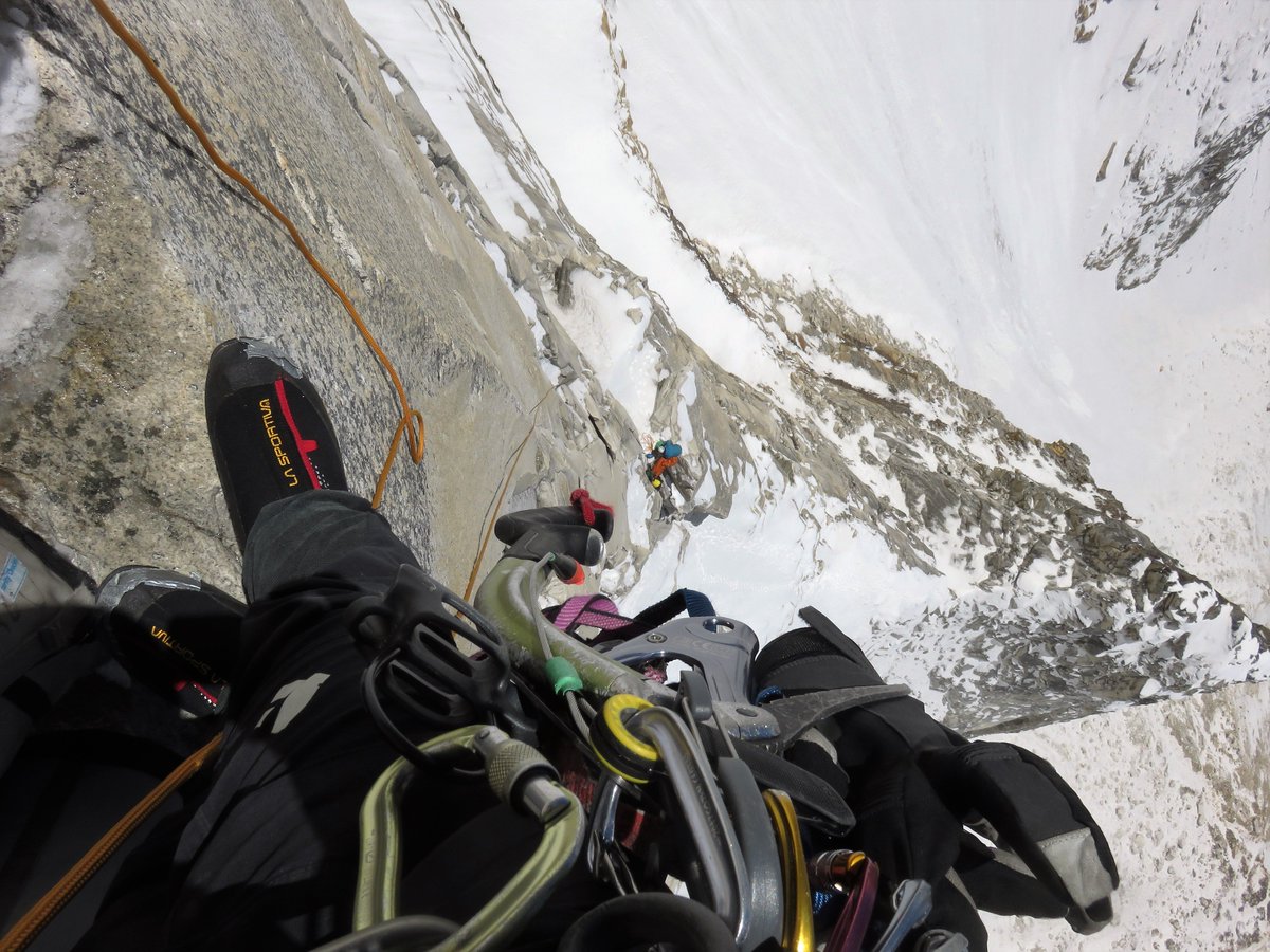My G2SM in action on the west face of Bhagirathi3 6454m
Estrella Impossible 6/A3+/M7 1200m
#lasportiwatwitt