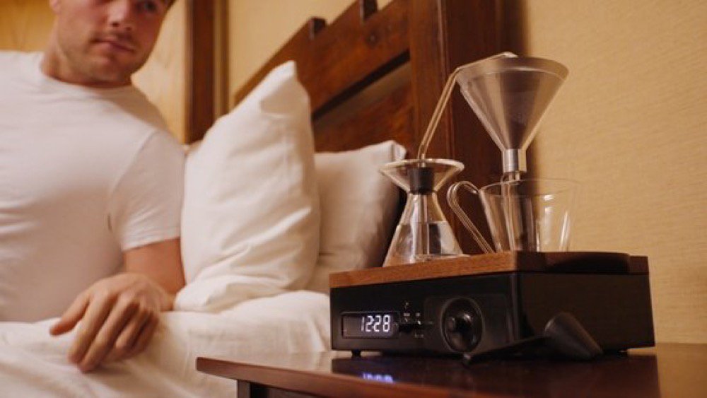 ubergizmofr's tweet photo. Barisieur, le réveil qui fait le café est enfin sur Kickstarter ! https://t.co/c7RPAuG3MF https://t.co/VgjUI15wLq