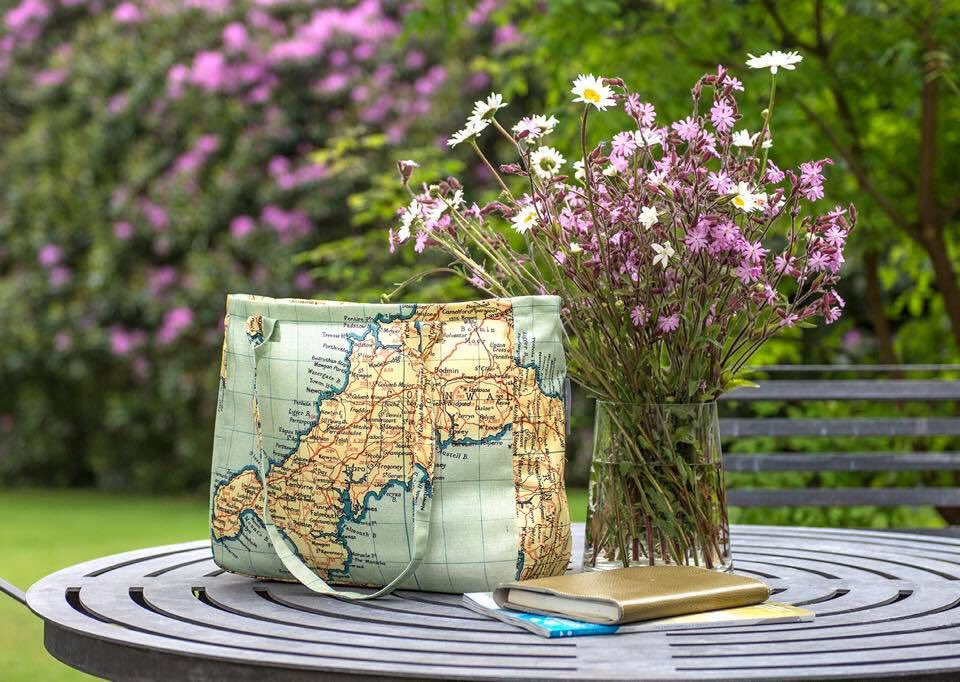 izabelapeters's tweet photo. @One_Cornwall we'd love your thoughts on our new products.
https://t.co/0ttvu5FK0V #cornwall #home #garden #bag https://t.co/5hx840hrsx