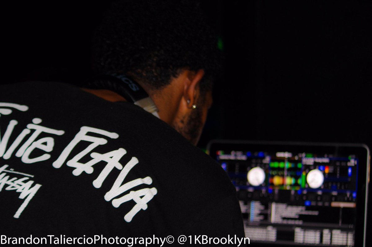 1GetMoneyATL's tweet photo. None of #LiveAssArt would have been possible w/o #DjVon Thank you brother. Always love βπΎ @94sincejavon https://t.co/qO1b1BVu8S