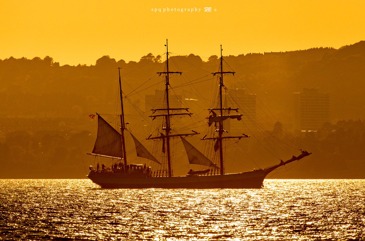 The #Tallship 'Kaskelot' passing Holywood earlier tonight @tallships2015 @newslineweather @barrabest @BelfastLive