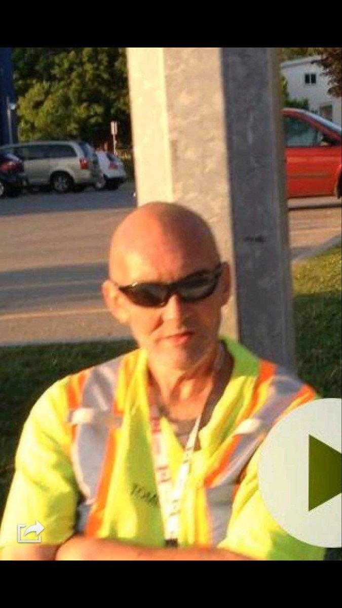 timmiesmilton's tweet photo. Ill let ya kids cross then beat em down for that $1.70 for my coffee nigha #squareup https://t.co/4TIIXa7rii