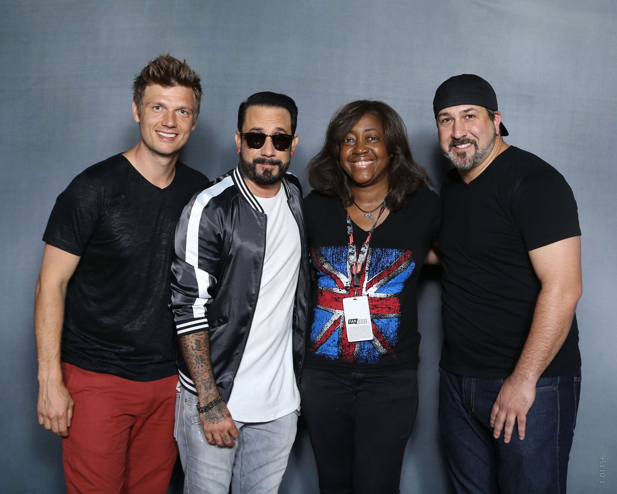 lcwilli1's tweet photo. Boy Bands @ #WSCChicago ๐ #BackStreetBoys #NSync #JoeyFatone #NickCarter #AJMcClean #Dead7 https://t.co/RqWhuPhtDt