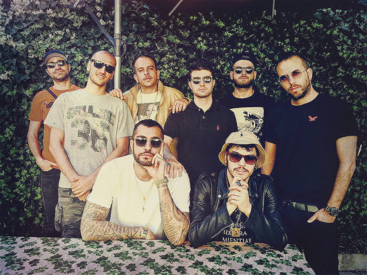 thaurusmusic's tweet photo. Prove d'allestimento x il #FeniceTour 🎙#ThaurusLive @izimuzic @davideicebeats @djshablo @TormentovsYoshi https://t.co/SjfQJrlikr