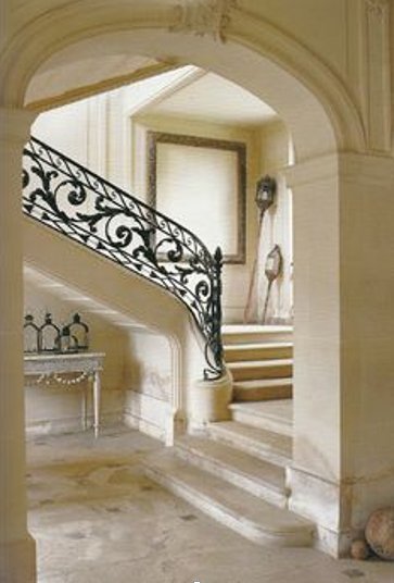 Come to us for knowing the path that’s meant for you. For #staircaseinstallation, contact buff.ly/25wuFJq.