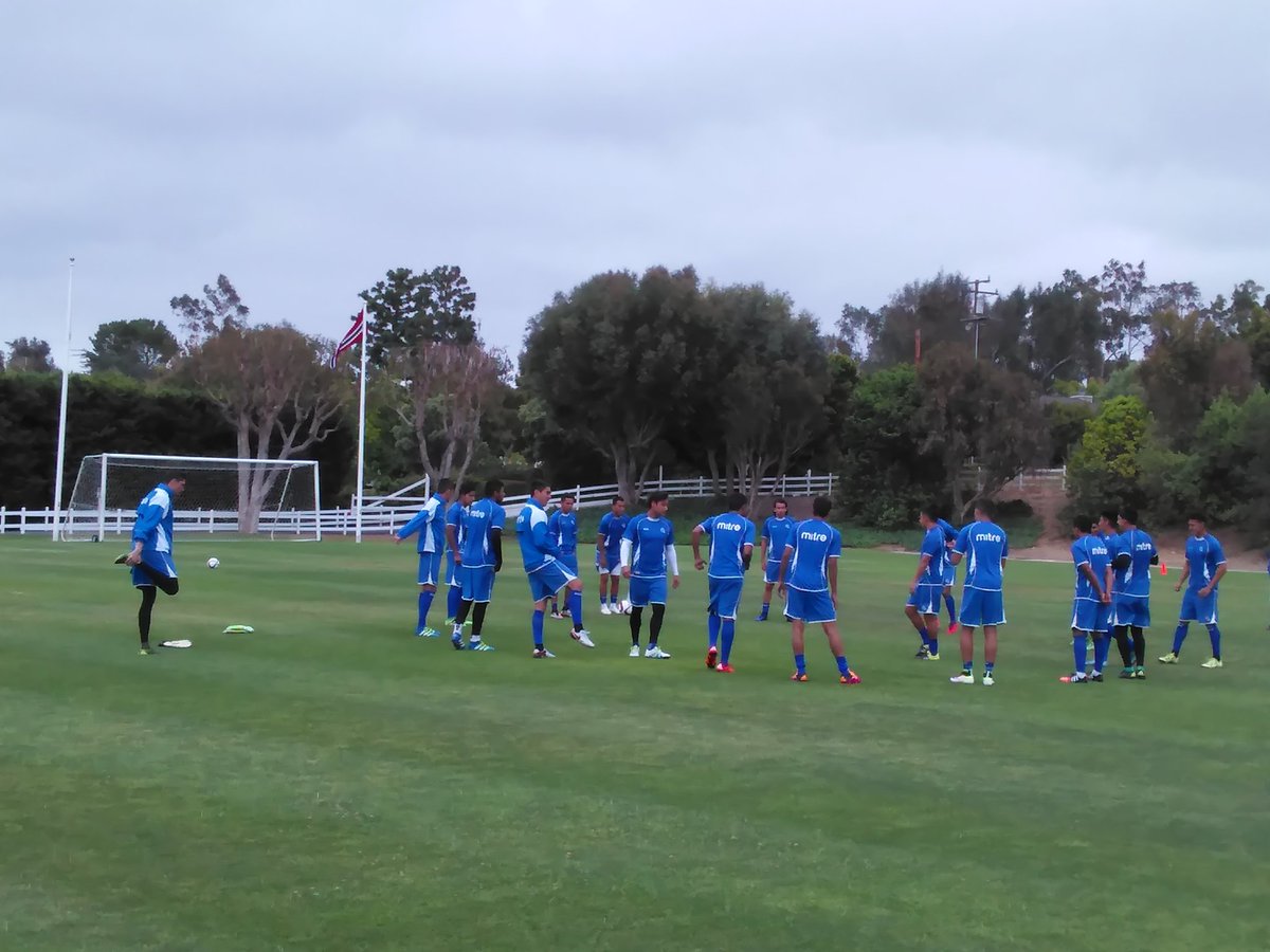 Juego amistoso contra Armenia el miercoles 1 de junio del 2016. CjuAk-sVAAA3E1l