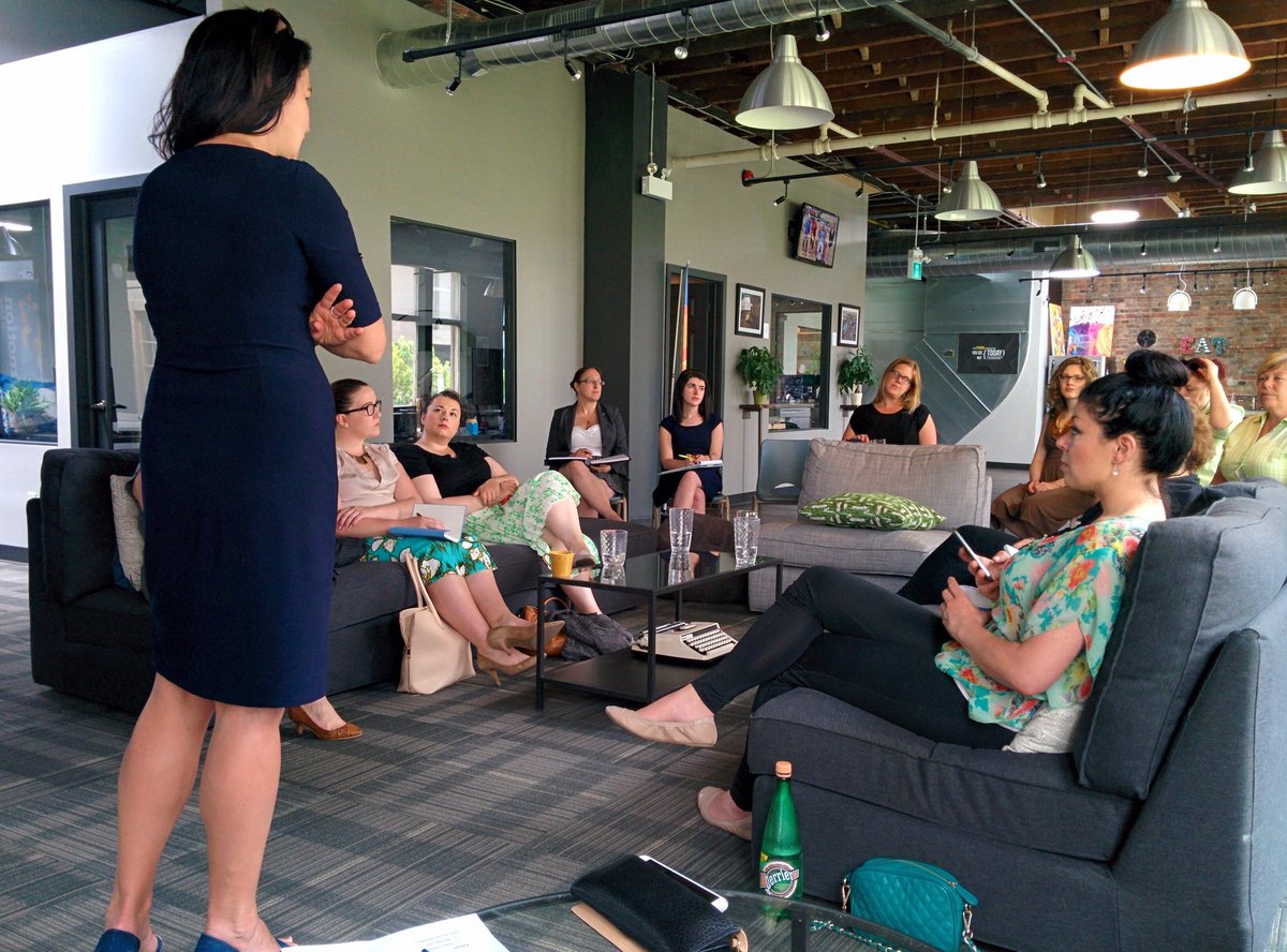 TheGeneratorCa's tweet photo. It costs $350 to incorporate your biz yourself: #HamOnt Fempreneurs meeting @comotiononking https://t.co/0VEa8BfxqF