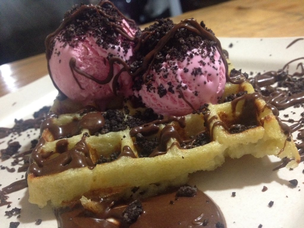 Terima Kasih untuk tetap manis setiap hari #everydayimwafflein