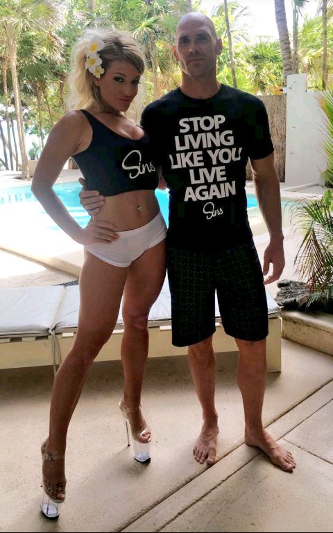Discreet_777's tweet photo. We gladly wear our #SinsMerch & wld gt on our knees anyday for these #Sinners ๐Who would do the same? @ShopSinsLife https://t.co/ysSSPympqC