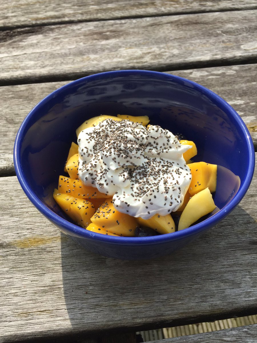 Live_Like_Mo's tweet photo. This mornings breakfast. Mango blueberries yoghurt and chia seeds. #breakfastofchampions #eatsleeprunrepeat https://t.co/6y0VUYJefH