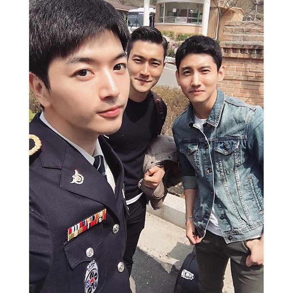 nabongssi's tweet photo. Ganteng 😍  @Sup3rJunior: 160530 sj861117sjsj Instagram Update with Siwon and Donghae [2P] https://t.co/u4C39Z0Q8M https://t.co/qRmk7vLOWO