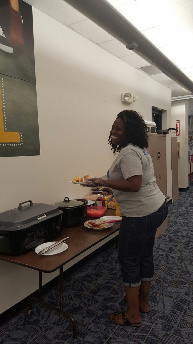 BRCallCenter's tweet photo. #HappyMemorialDay Hot Dog Cookout @BRCallCenter thanks to our veterans and our workers for being awesome. https://t.co/dkveMg5ISA
