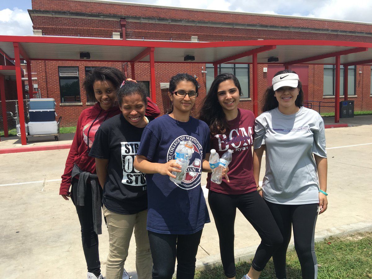 BaylorStuCo's tweet photo. Even on the last day of school we work #NeverNotWorking https://t.co/k4MQPS7NQi