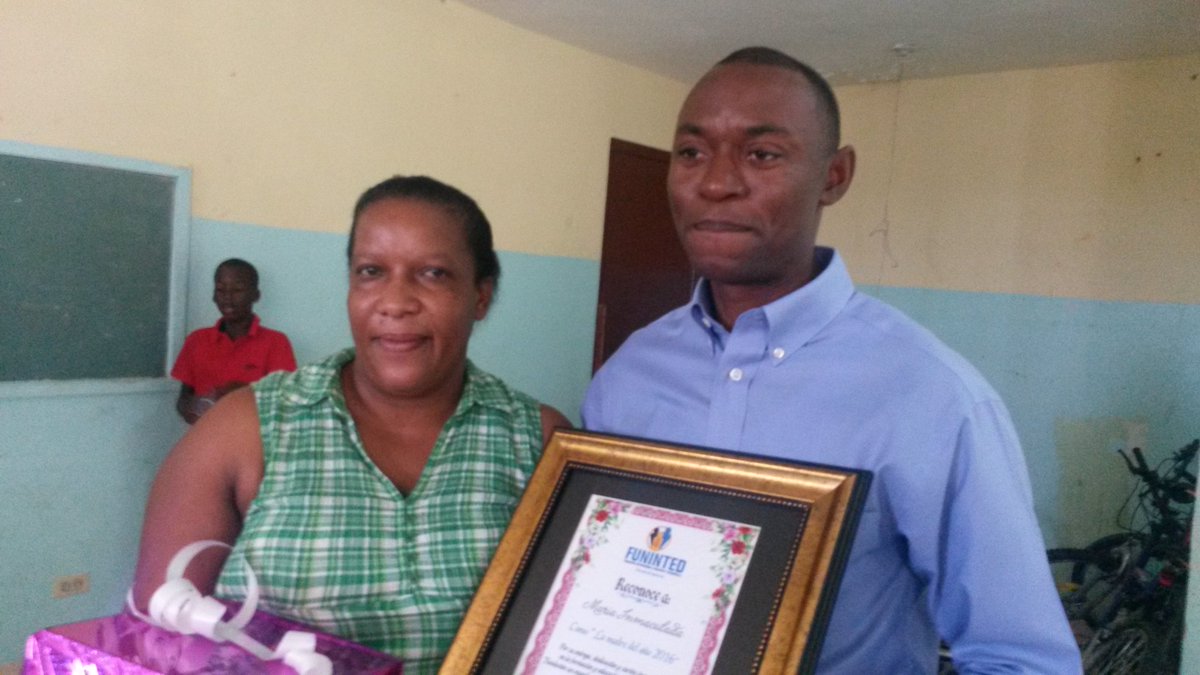 Funintedrd's tweet image. La Fundación Internacional Educación y Desarrollo, FUNINTED, reconoce madres esforzadas en su día.
#Funinted