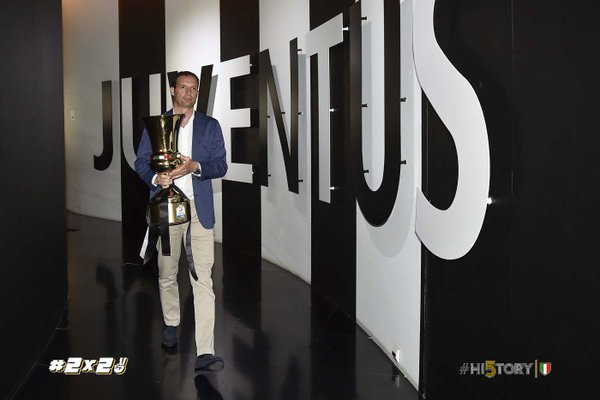 juventusfcen's tweet image. There's 🏆🇮🇹 number 11, #JMuseum! @OfficialAllegri brings home the #CoppaItalia: juve.it/wSv2300Je0i