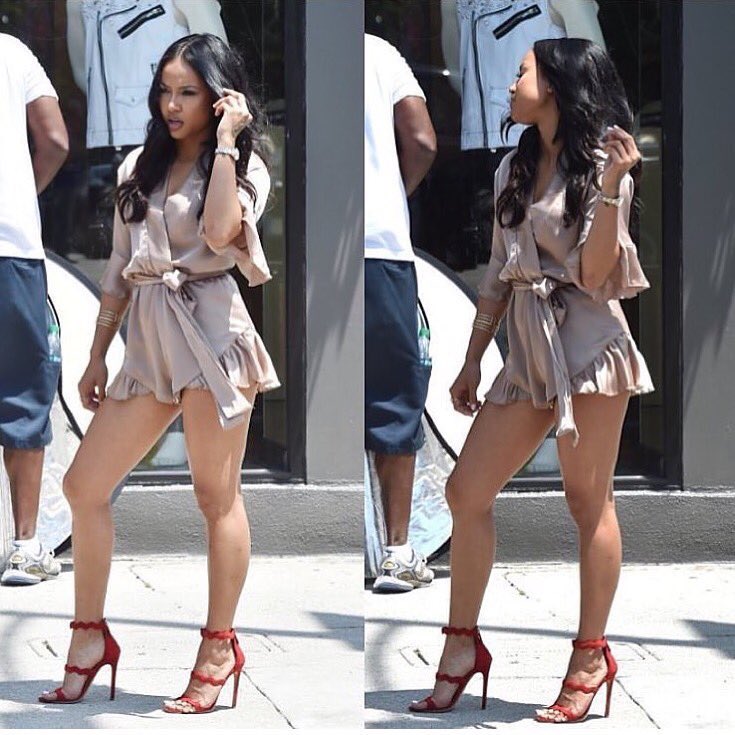 litskingirls's tweet photo. It's not fair, she's too beautiful 😩😍
Twitter: @karrueche https://t.co/rCVNViK4kr