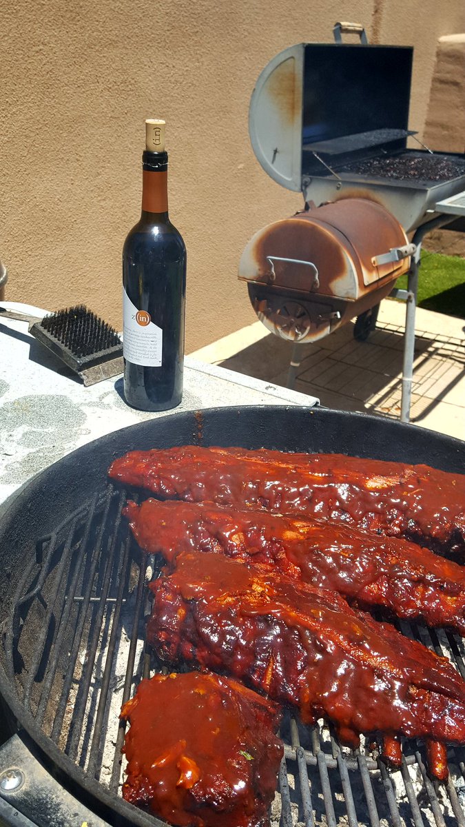 Dg3simon's tweet photo. #MemorialDay2016 
Time for #bbq @bbq and @InWines #Zinfandel @ZIN_official @ScottsdaleDaily 
#wine #foodie https://t.co/9TJVNnk4T5
