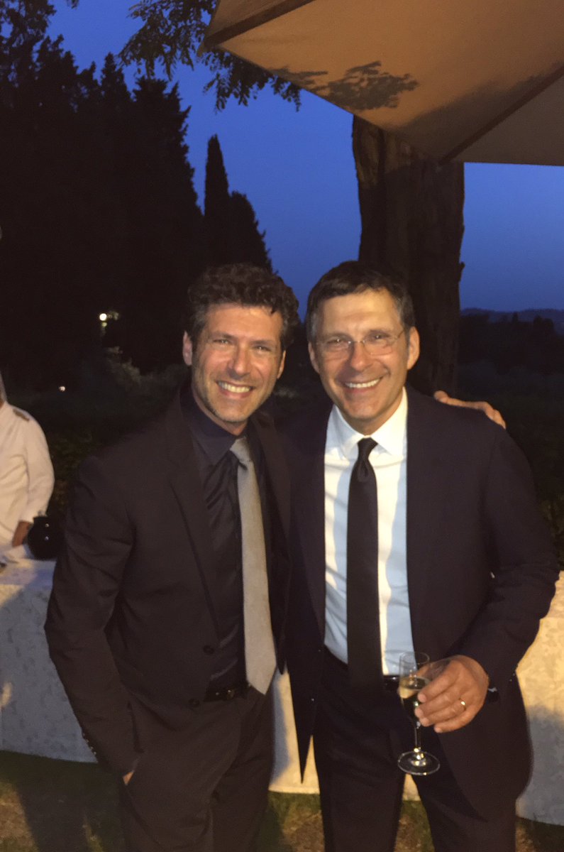 RenatoRaimo's tweet photo. Bellissima serata #premiorenzomontagnani2016 #fabriziofrizzi #renatoraimo 
#villavivianifirenze https://t.co/Ekx04cOGBi